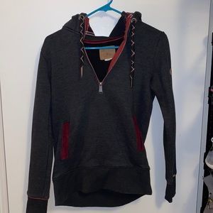 Women’s sweater- Dravus size S